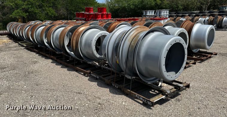 image for item MU9886 Approximately 64 Titan 42xDD16 combine wheels