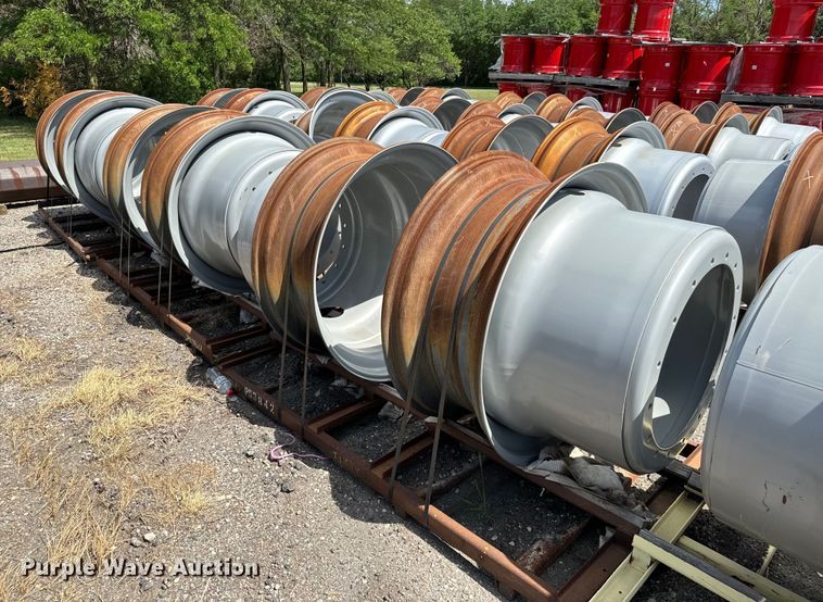 image for item MU9886 Approximately 64 Titan 42xDD16 combine wheels