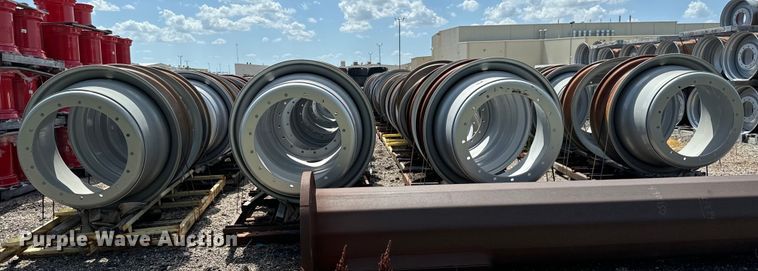 image for item MU9886 Approximately 64 Titan 42xDD16 combine wheels