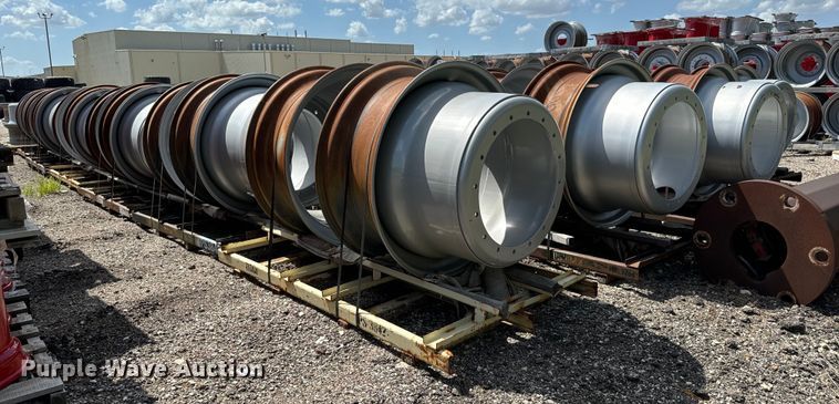 image for item MU9886 Approximately 64 Titan 42xDD16 combine wheels