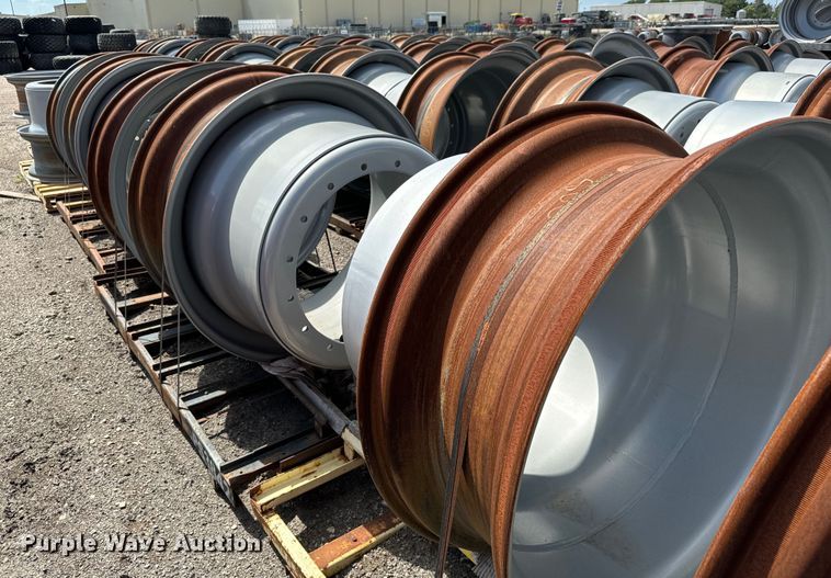 image for item MU9886 Approximately 64 Titan 42xDD16 combine wheels