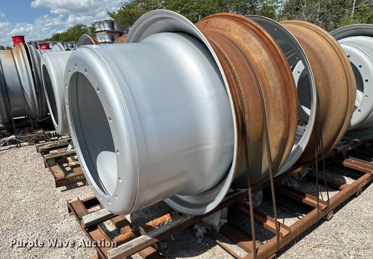 image for item MU9886 Approximately 64 Titan 42xDD16 combine wheels