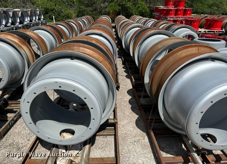 image for item MU9886 Approximately 64 Titan 42xDD16 combine wheels