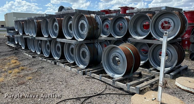 image for item MU9887 Approximately 52 Titan 32xDW21 combine wheels