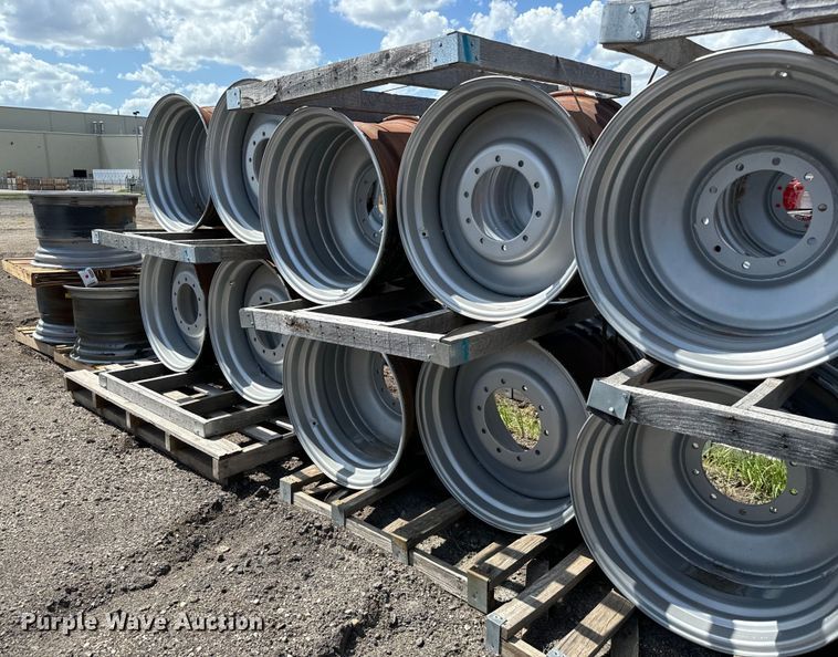 image for item MU9887 Approximately 52 Titan 32xDW21 combine wheels
