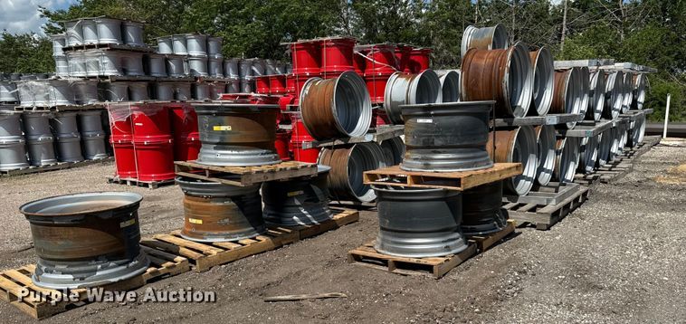 image for item MU9887 Approximately 52 Titan 32xDW21 combine wheels