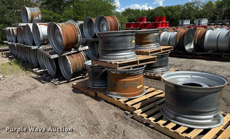 image for item MU9887 Approximately 52 Titan 32xDW21 combine wheels