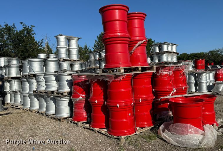 image for item MU9892 Approximately 184 Jantsa DW25Bx26 baler wheels