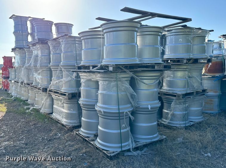 image for item MU9892 Approximately 184 Jantsa DW25Bx26 baler wheels