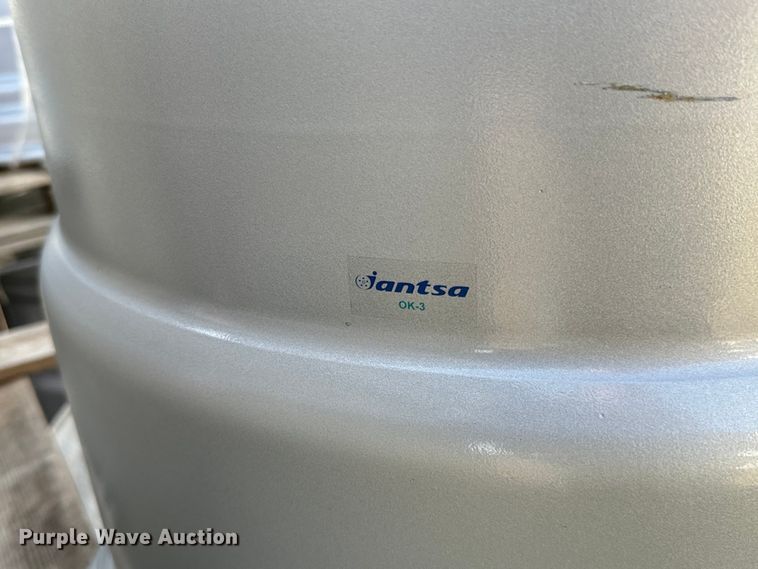 image for item MU9892 Approximately 184 Jantsa DW25Bx26 baler wheels