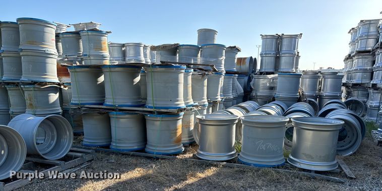 image for item MU9894 Approximately 128 26.5xAG24 wheels