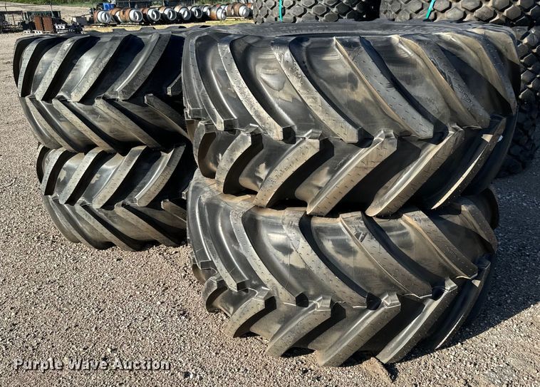 image for item MU9902 (4) Michelin MegaXBib 750/65R26 tires