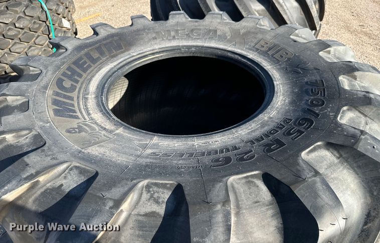 image for item MU9902 (4) Michelin MegaXBib 750/65R26 tires