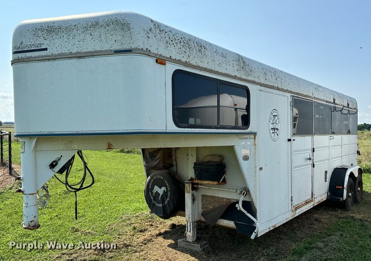image for item NQ9686 1995 Sundowner Rancher Special livestock trailer