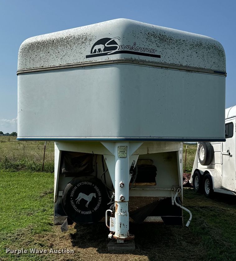 image for item NQ9686 1995 Sundowner Rancher Special livestock trailer