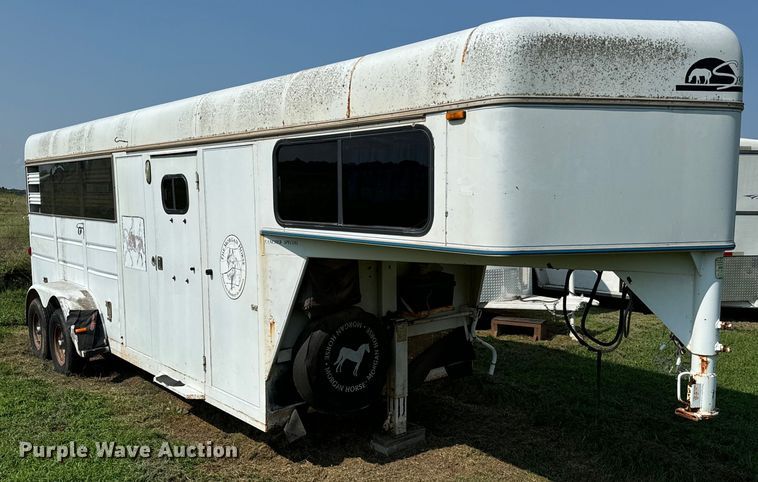 image for item NQ9686 1995 Sundowner Rancher Special livestock trailer