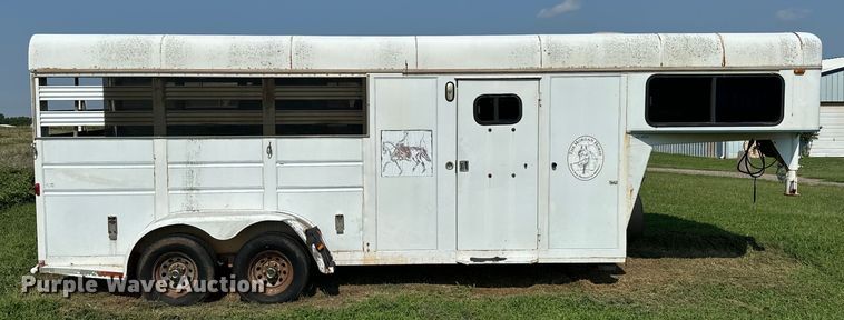 image for item NQ9686 1995 Sundowner Rancher Special livestock trailer