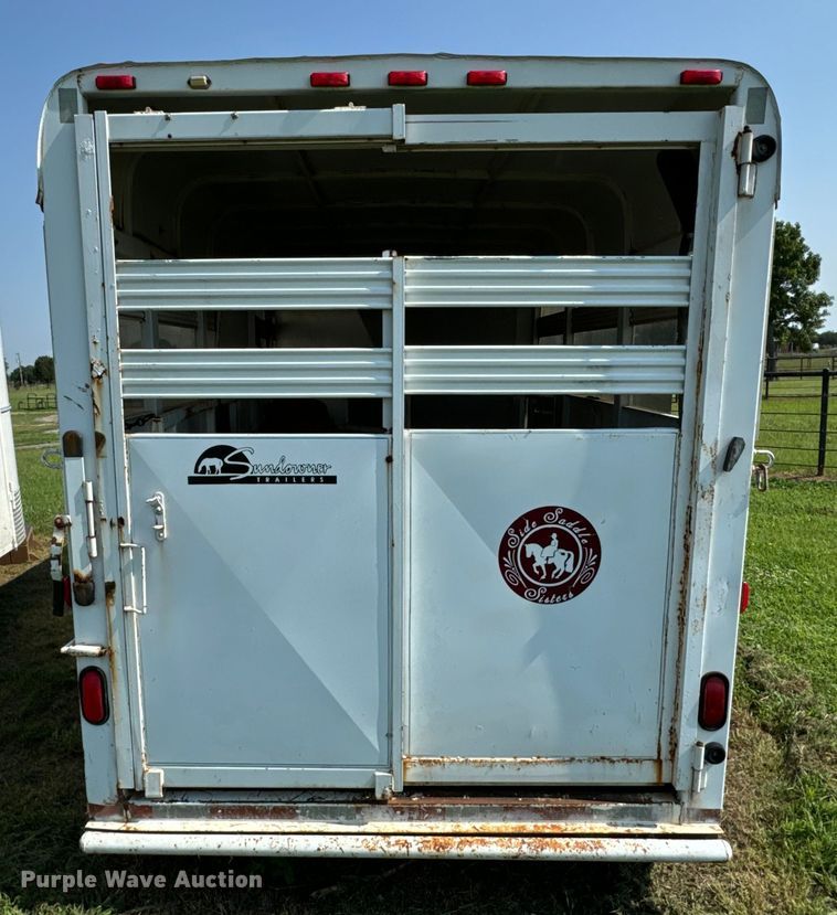 image for item NQ9686 1995 Sundowner Rancher Special livestock trailer