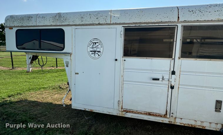 image for item NQ9686 1995 Sundowner Rancher Special livestock trailer
