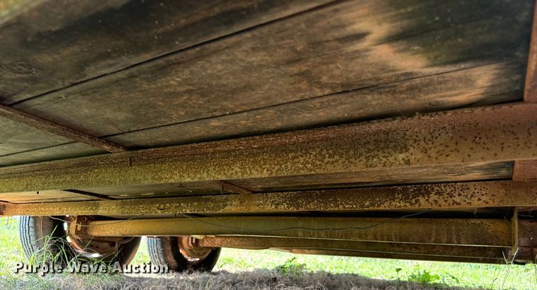 image for item NQ9686 1995 Sundowner Rancher Special livestock trailer