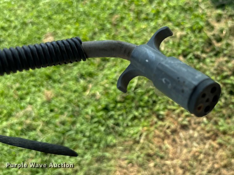 image for item NQ9686 1995 Sundowner Rancher Special livestock trailer