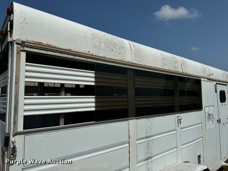 image for item NQ9686 1995 Sundowner Rancher Special livestock trailer