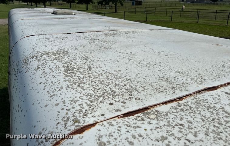 image for item NQ9686 1995 Sundowner Rancher Special livestock trailer