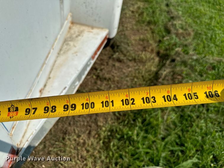 image for item NQ9686 1995 Sundowner Rancher Special livestock trailer