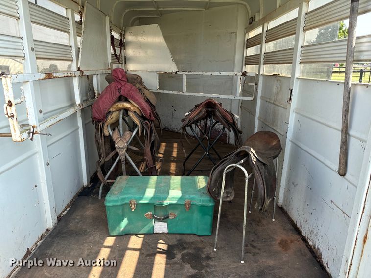image for item NQ9686 1995 Sundowner Rancher Special livestock trailer