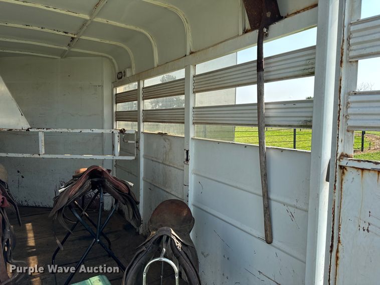 image for item NQ9686 1995 Sundowner Rancher Special livestock trailer