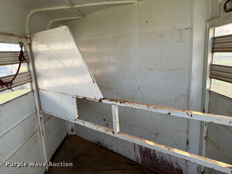 image for item NQ9686 1995 Sundowner Rancher Special livestock trailer