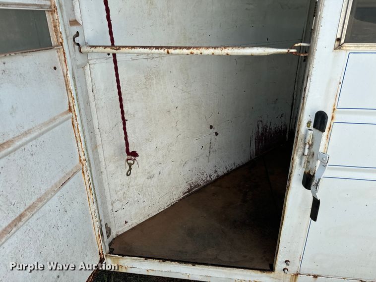 image for item NQ9686 1995 Sundowner Rancher Special livestock trailer