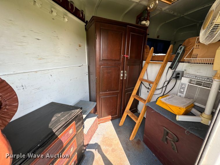 image for item NQ9686 1995 Sundowner Rancher Special livestock trailer