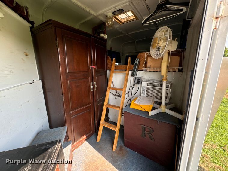 image for item NQ9686 1995 Sundowner Rancher Special livestock trailer