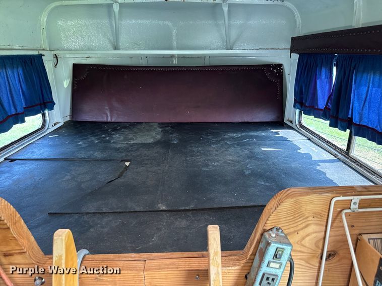 image for item NQ9686 1995 Sundowner Rancher Special livestock trailer