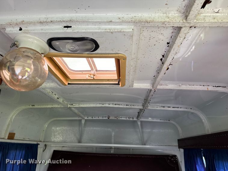 image for item NQ9686 1995 Sundowner Rancher Special livestock trailer