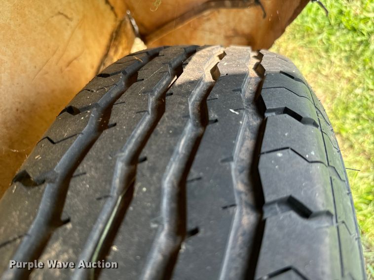 image for item NQ9686 1995 Sundowner Rancher Special livestock trailer