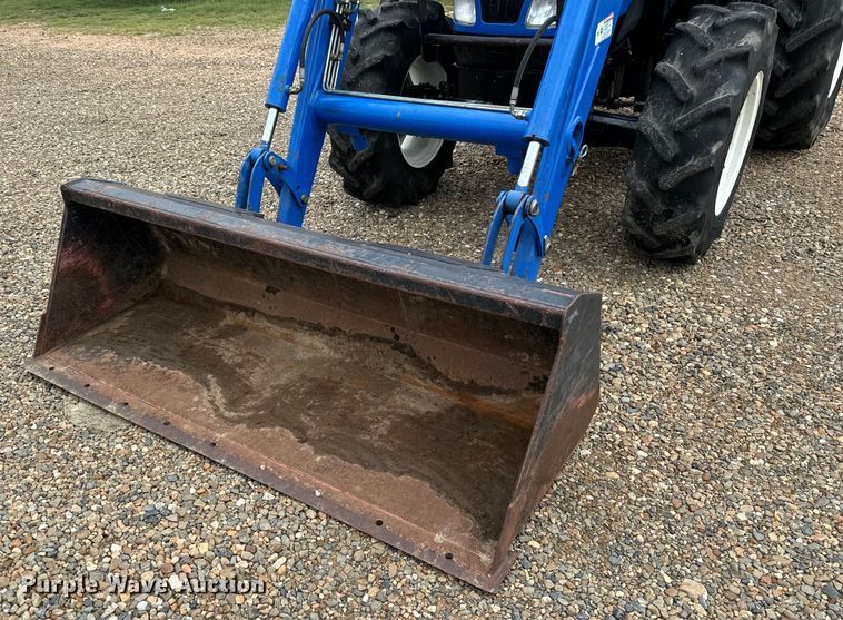 image for item NQ9696 New Holland TN60DA MFWD tractor