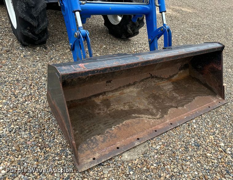 image for item NQ9696 New Holland TN60DA MFWD tractor