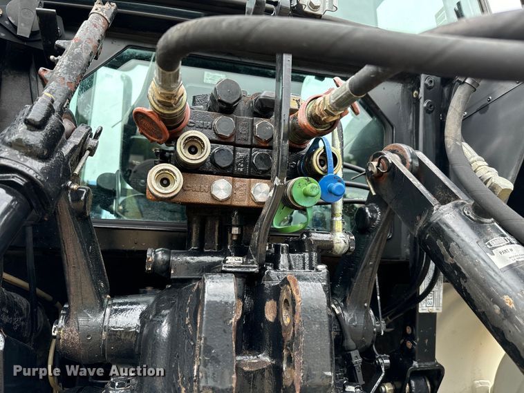 image for item NQ9696 New Holland TN60DA MFWD tractor