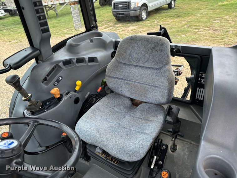 image for item NQ9696 New Holland TN60DA MFWD tractor