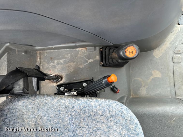 image for item NQ9696 New Holland TN60DA MFWD tractor