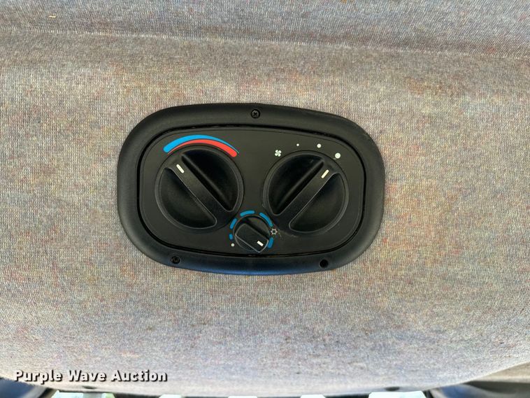 image for item NQ9696 New Holland TN60DA MFWD tractor