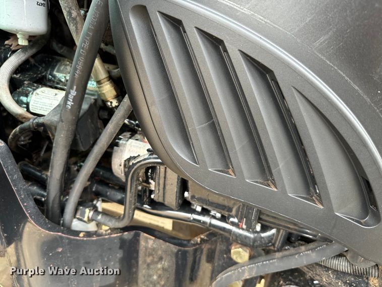 image for item NQ9696 New Holland TN60DA MFWD tractor