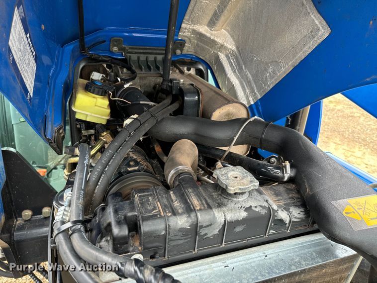 image for item NQ9696 New Holland TN60DA MFWD tractor