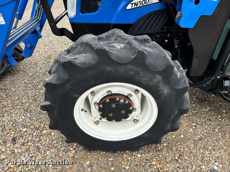 image for item NQ9696 New Holland TN60DA MFWD tractor