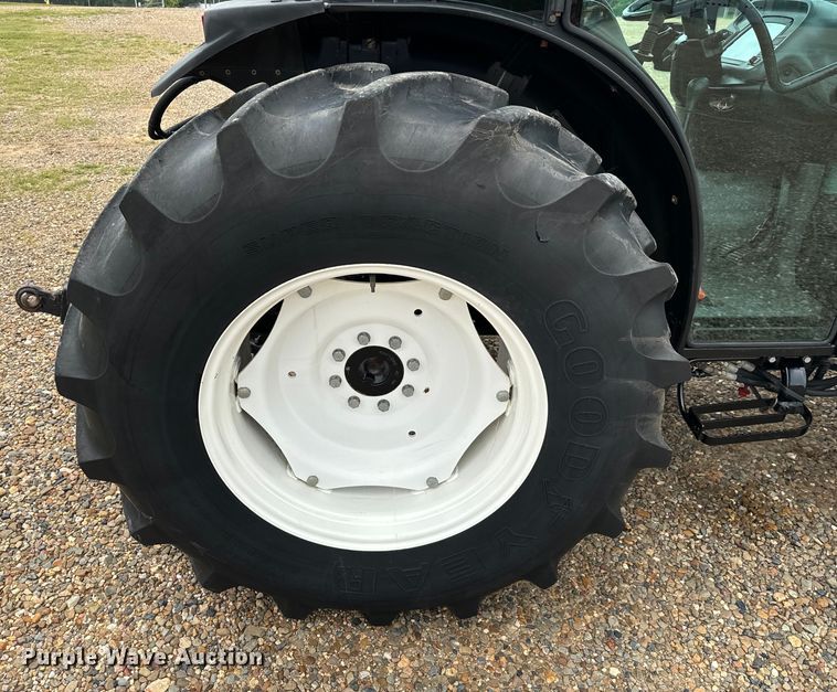 image for item NQ9696 New Holland TN60DA MFWD tractor