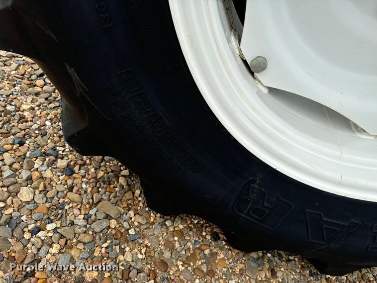 image for item NQ9696 New Holland TN60DA MFWD tractor