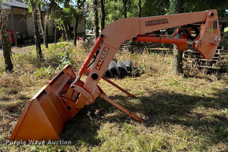 image for item NQ9700 Kubota  LA135 loader bucket