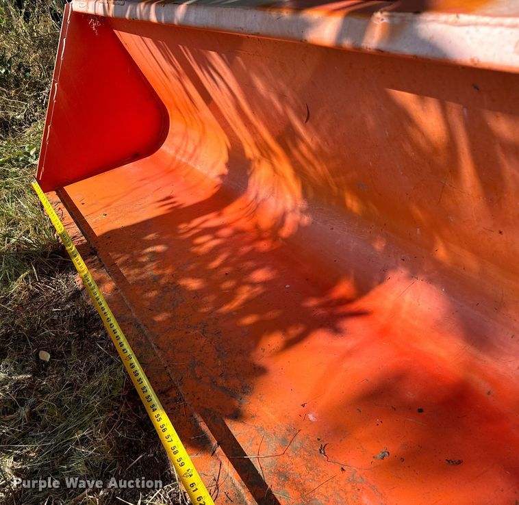 image for item NQ9700 Kubota  LA135 loader bucket